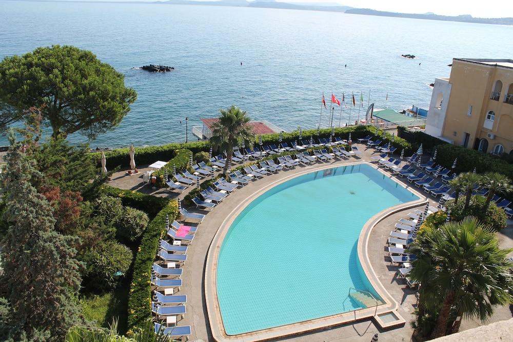 Hotel Terme Alexander Ischia Bagian luar foto
