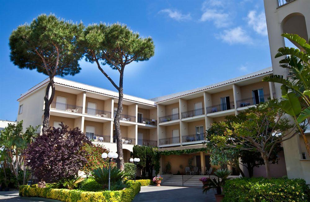 Hotel Terme Alexander Ischia Bagian luar foto