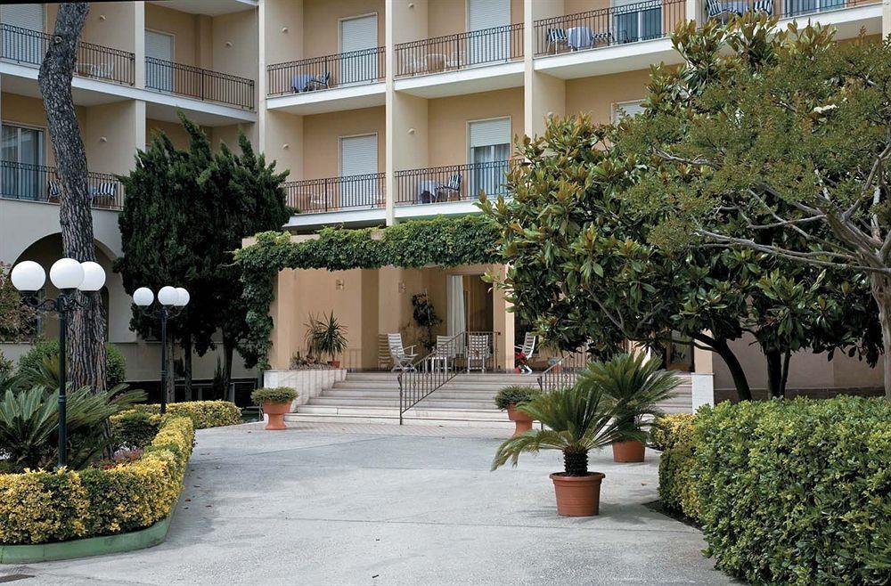 Hotel Terme Alexander Ischia Bagian luar foto