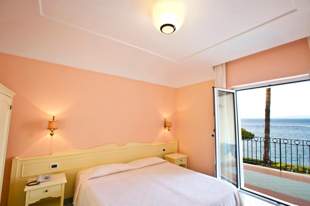 Hotel Terme Alexander Ischia Bagian luar foto