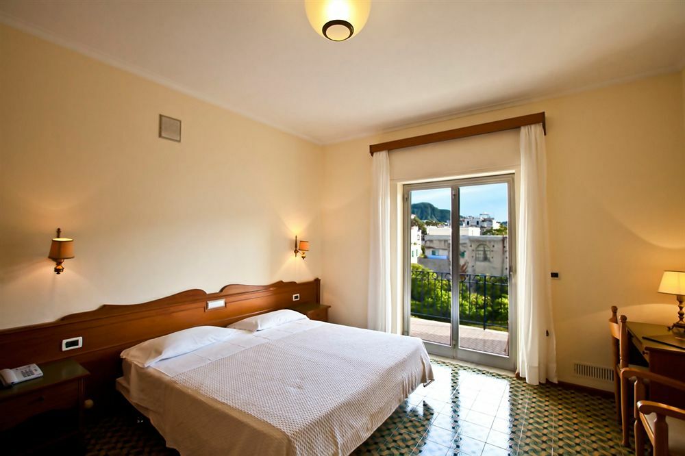 Hotel Terme Alexander Ischia Bagian luar foto