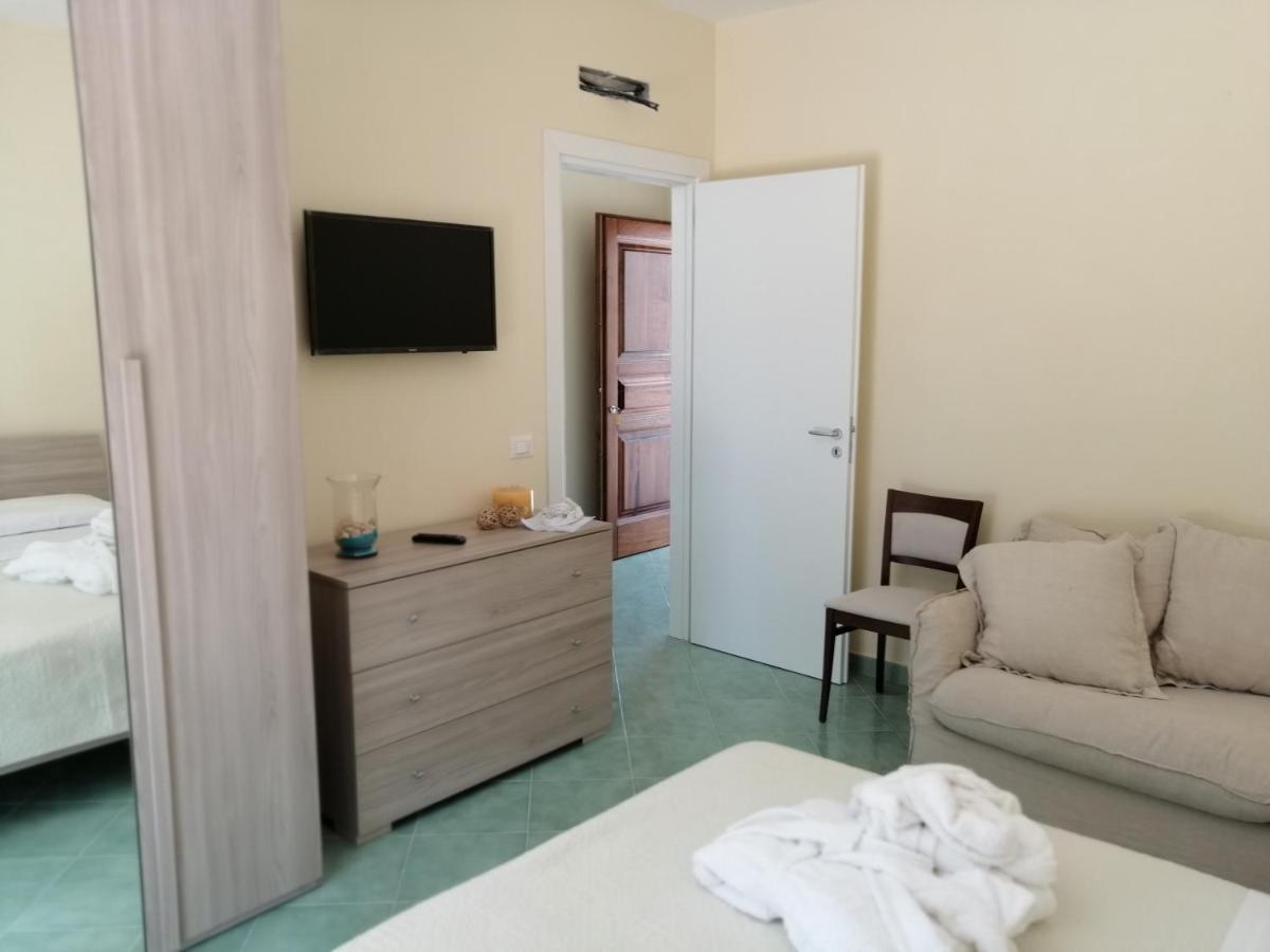 Hotel Terme Alexander Ischia Bagian luar foto