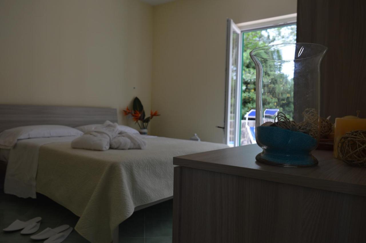 Hotel Terme Alexander Ischia Bagian luar foto